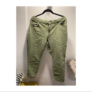 *3for20* *2for10* Old navy - green Capri - size 18